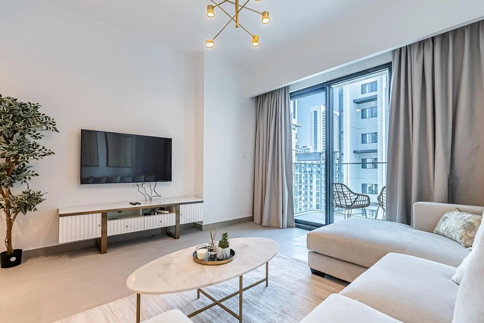 Luxurious 1Bdr Apartment In Mbr City Dubai